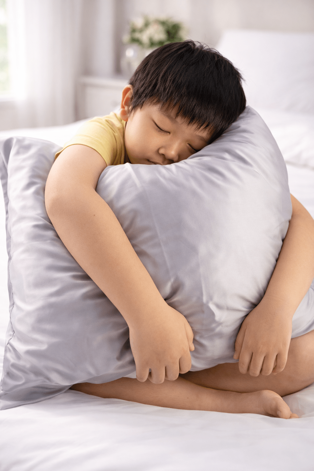 Tencel vs Cotton Pillowcases: Which Is Better for Hot, Sensitive Skin? - Shizuku Comfort