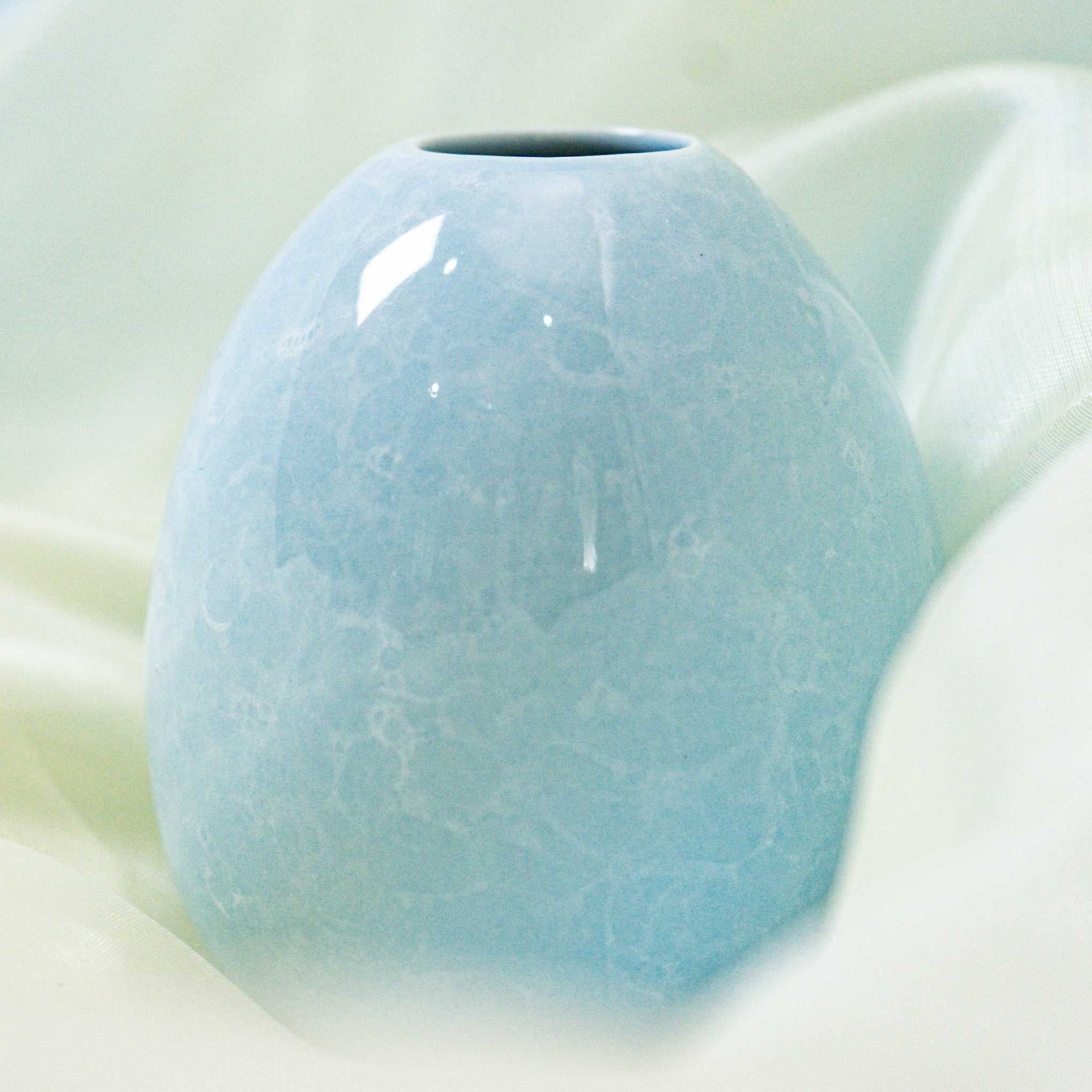 Hikari Tsubaki Collection – Handcrafted Ceramic Reed Diffuser Bottle