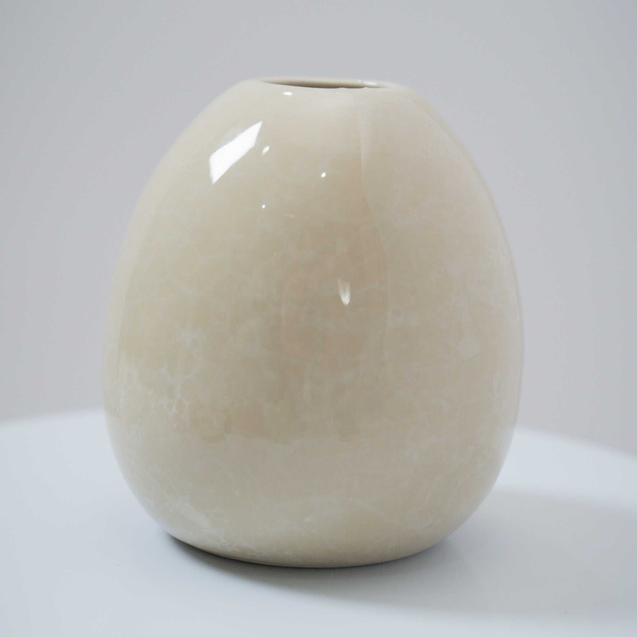 Hikari Tsubaki Collection – Handcrafted Ceramic Reed Diffuser Bottle
