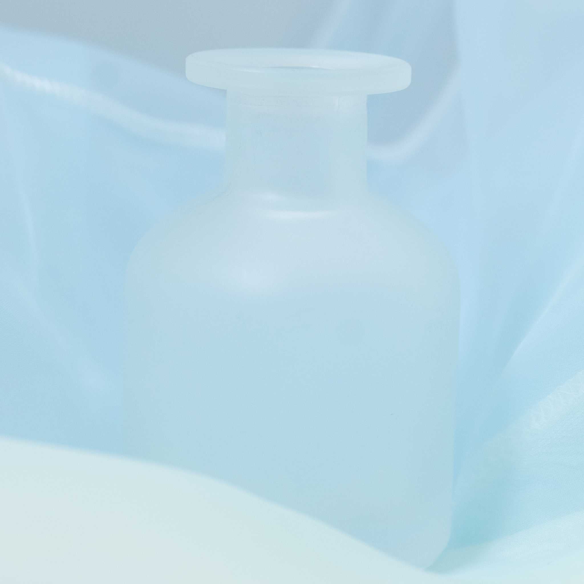 Kazari Glass Diffuser Bottle (150ml) – Minimalist Aroma Vessel