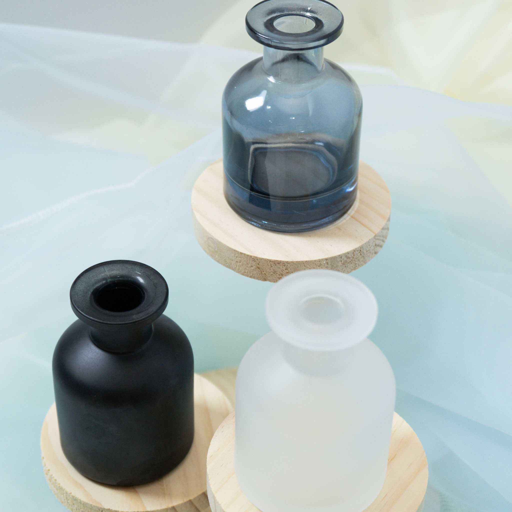 Kazari Glass Diffuser Bottle (150ml) – Minimalist Aroma Vessel