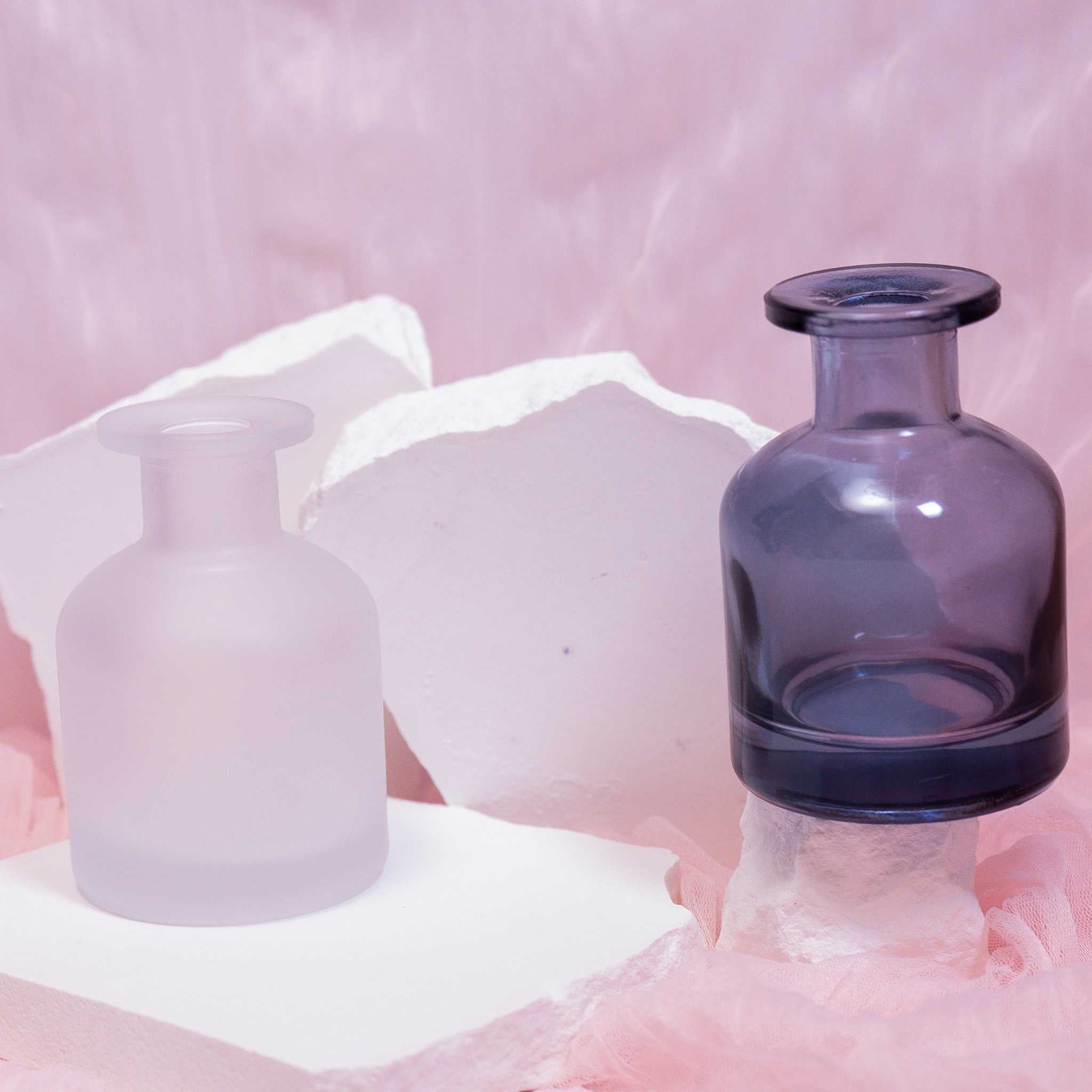 Kazari Glass Diffuser Bottle (150ml) – Minimalist Aroma Vessel