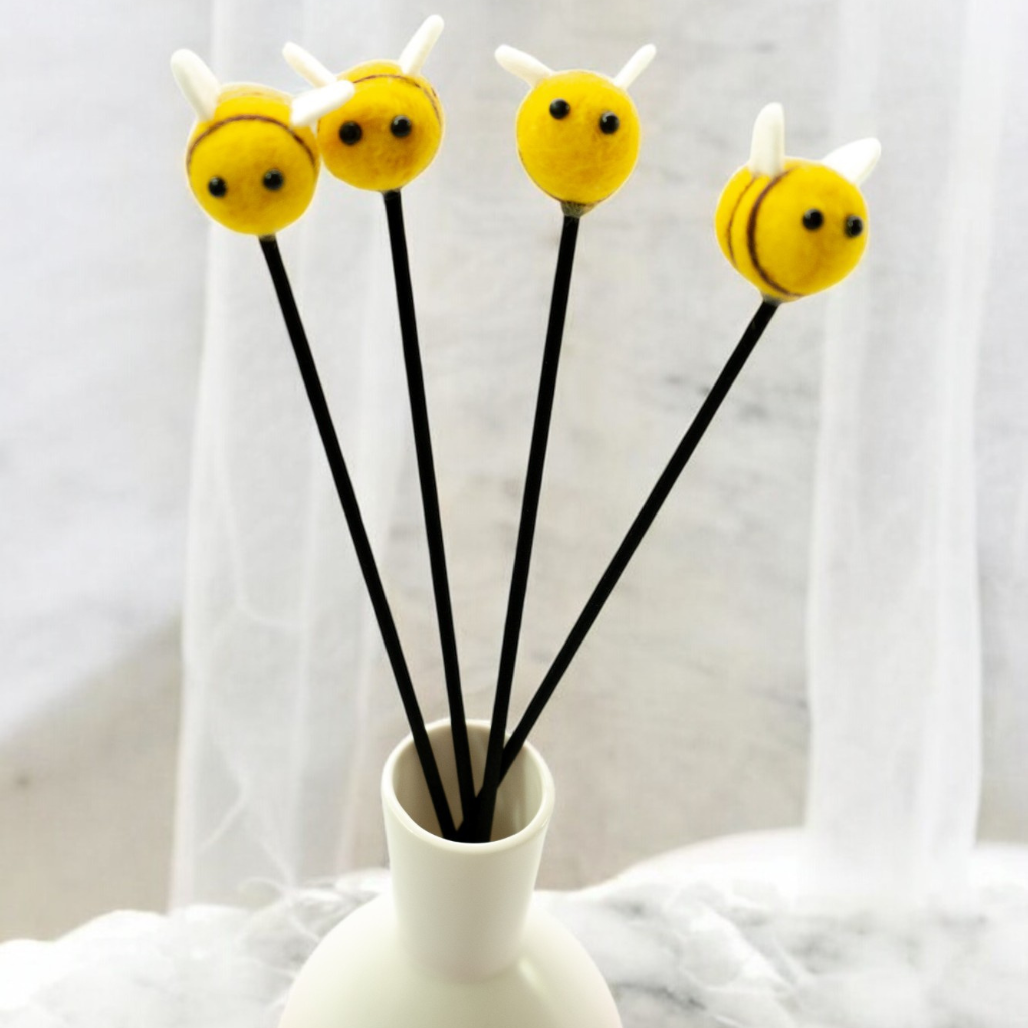 Mitsubachi Hana Kaori