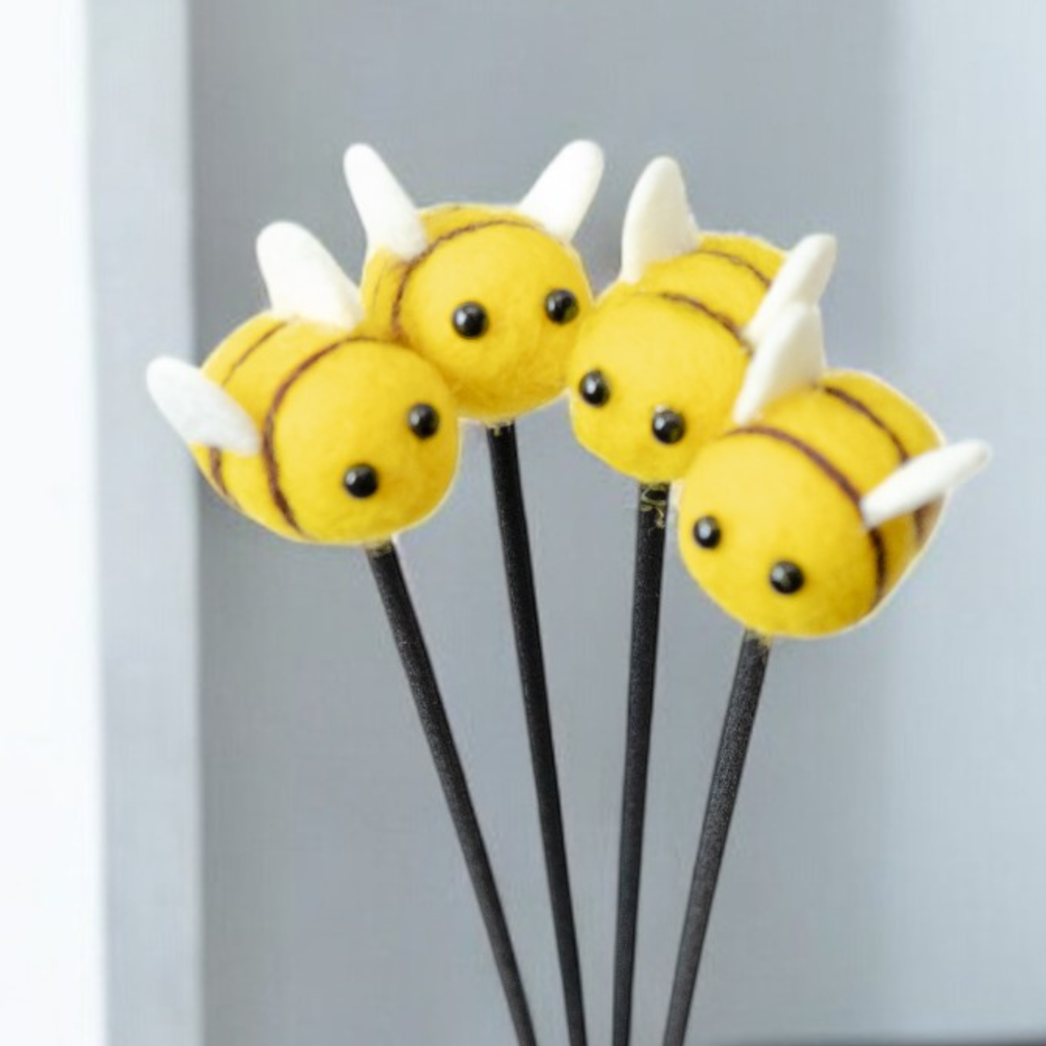 Mitsubachi Hana Kaori