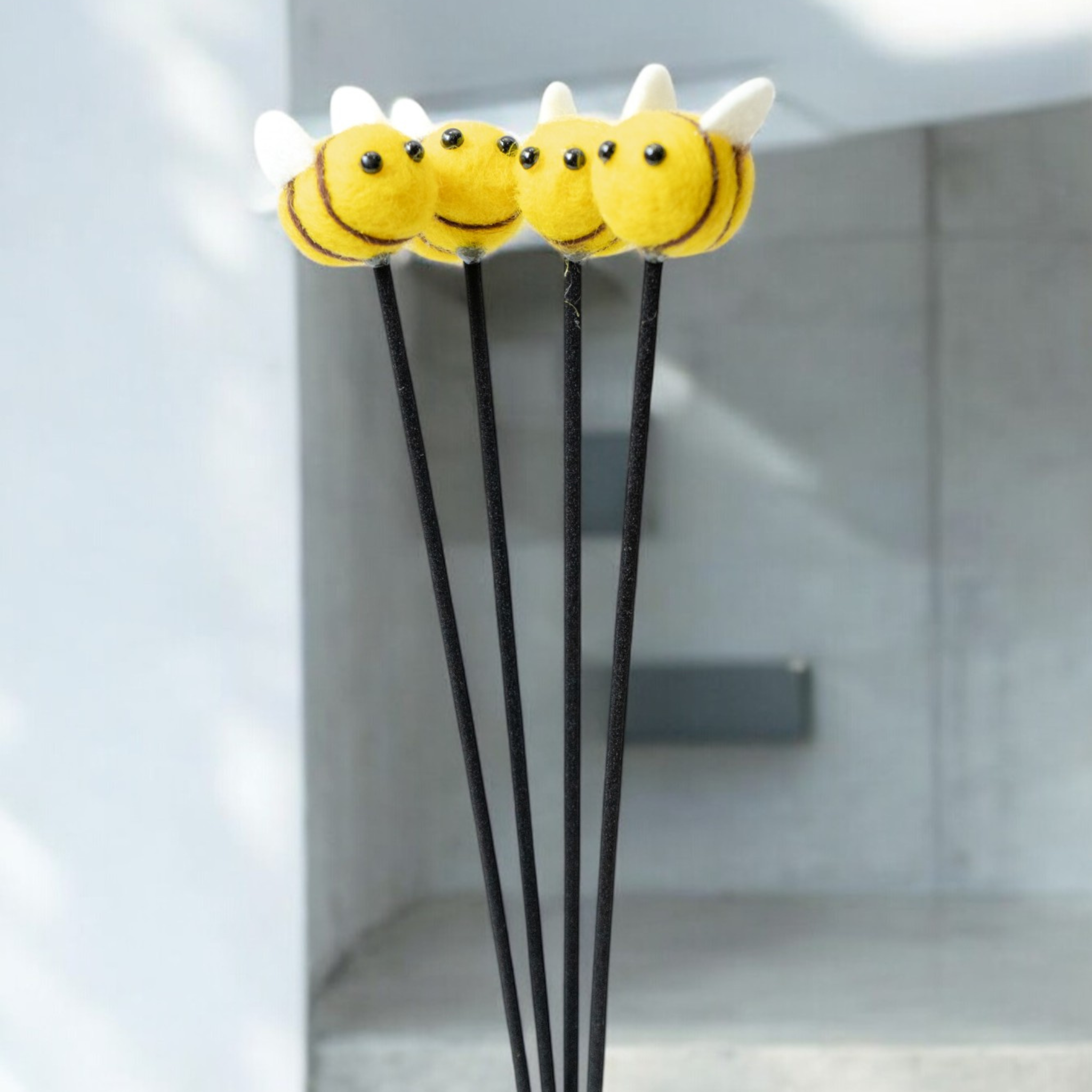 Mitsubachi Hana Kaori