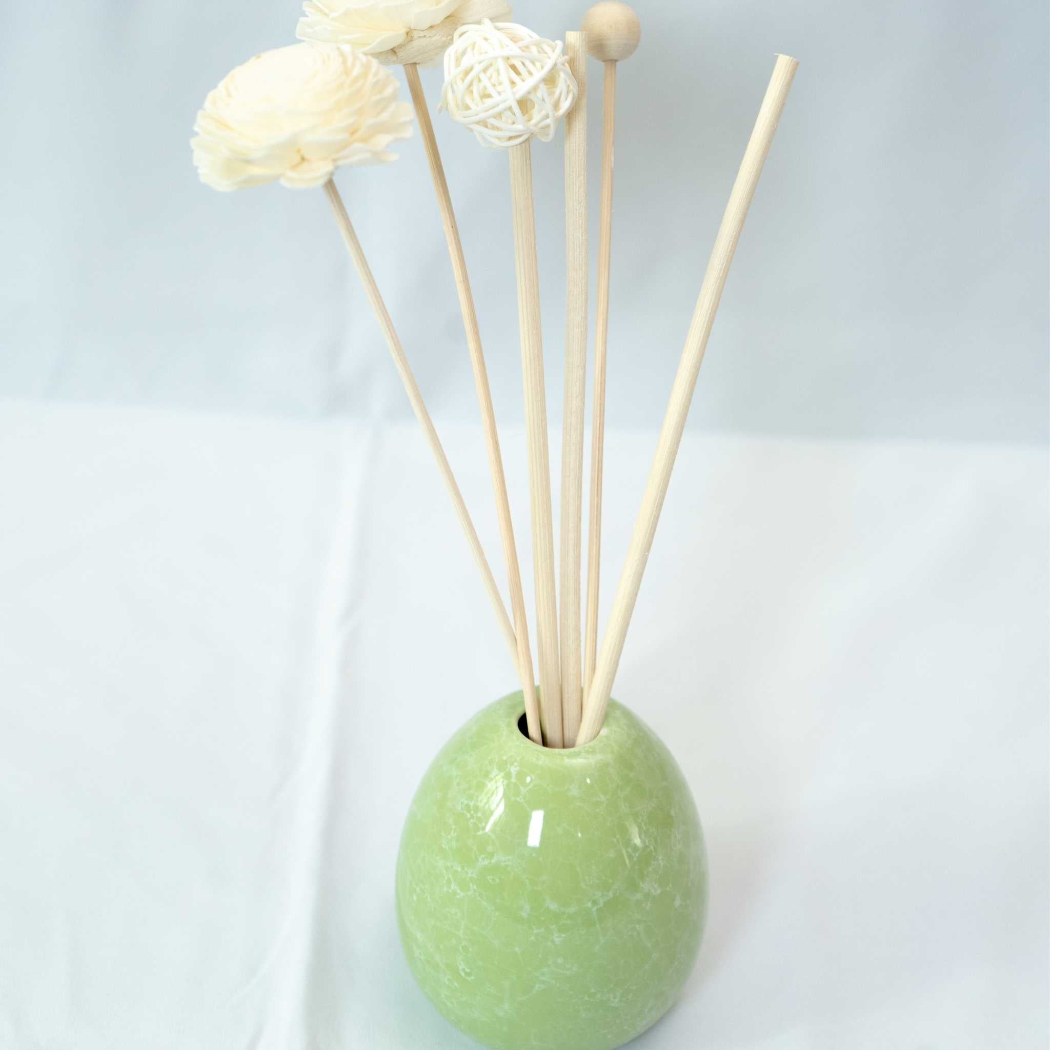Hikari Tsubaki Collection – Handcrafted Ceramic Reed Diffuser Bottle