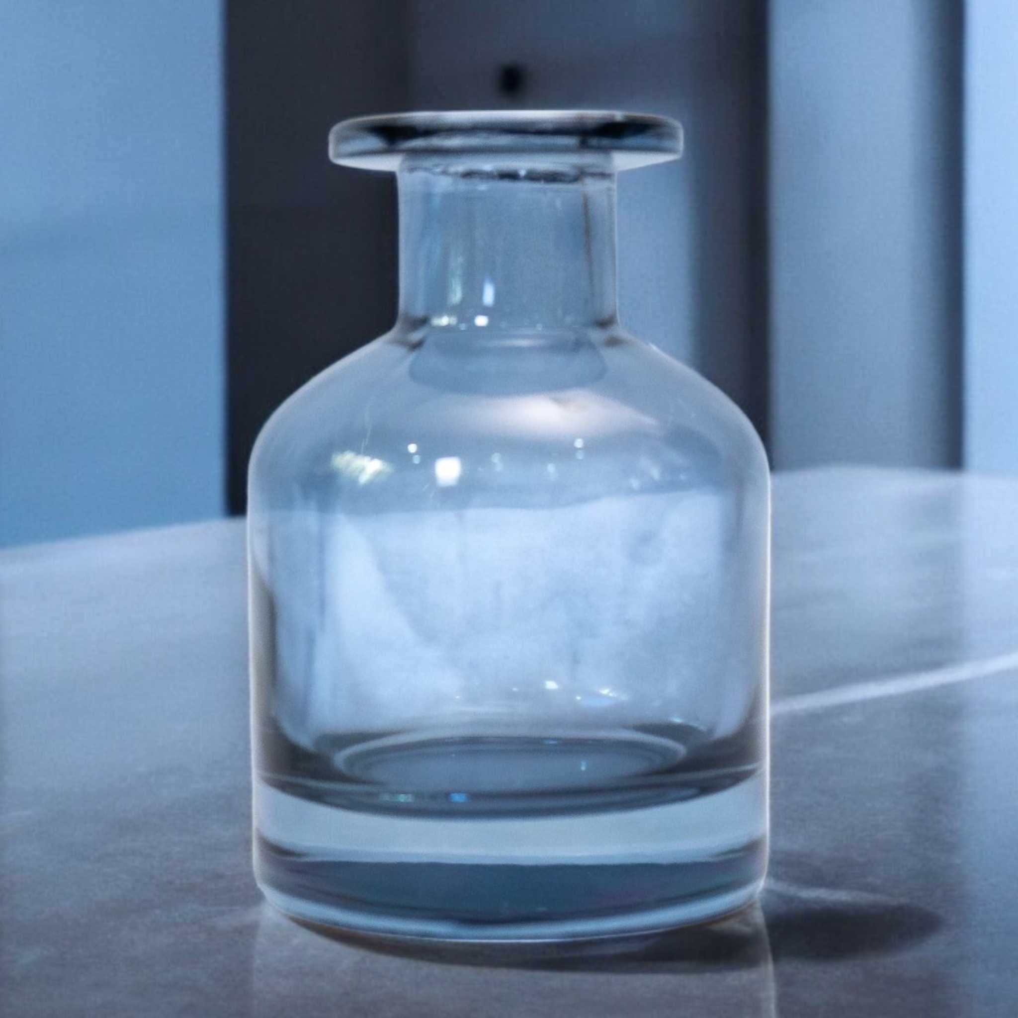 Kazari Glass Diffuser Bottle (150ml) – Minimalist Aroma Vessel